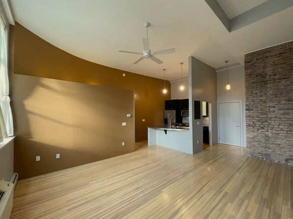 208 W Broadway St #2