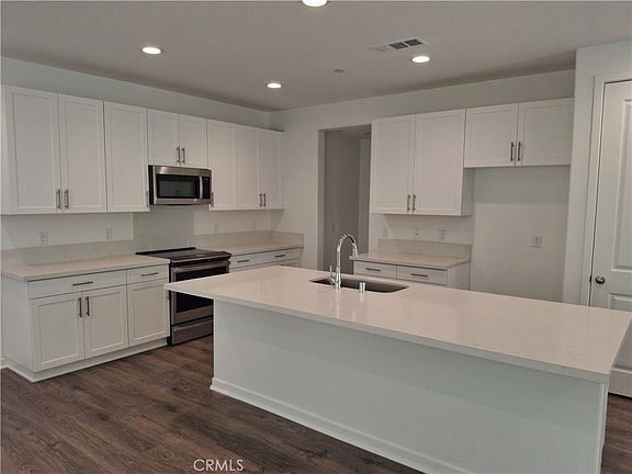 3rd image of 31351 Siskiyou Ct