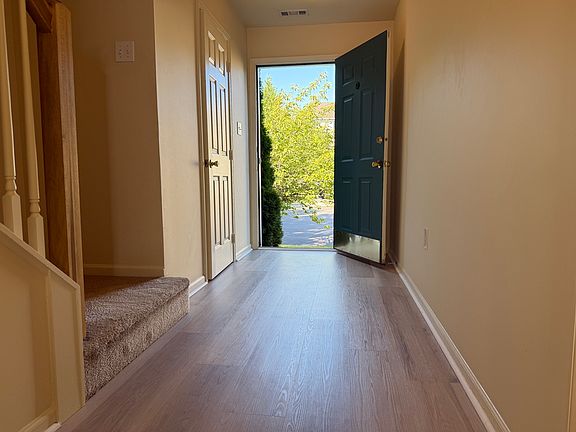 2nd image of 61 Emandan Ln