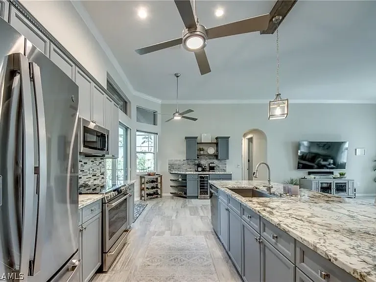 2409 SW 39th St — Photo 28