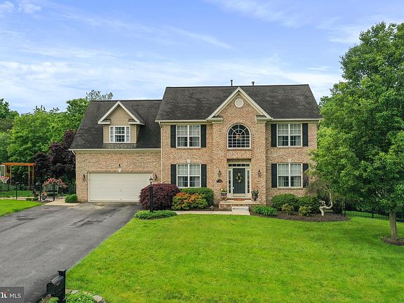 2nd image of 545 Shannon Dr N