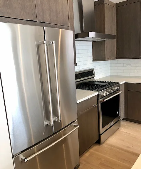 3343 N Kenmore Ave — Photo 2