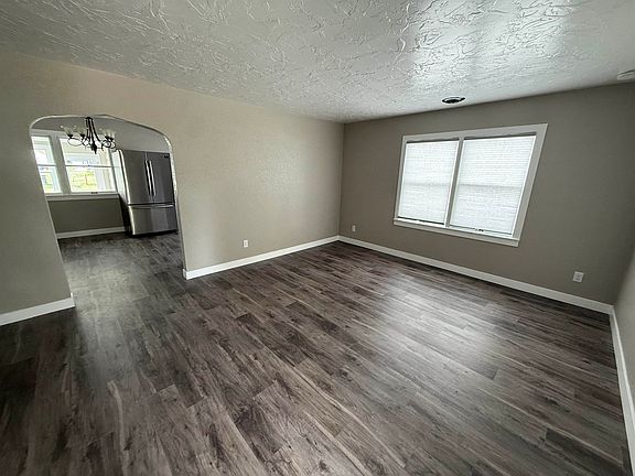 2nd image of 1604 W 3rd St