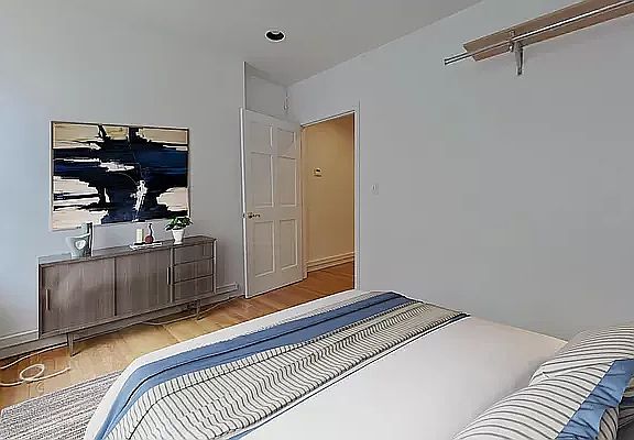 5th image of 528 E 5th St #Aa