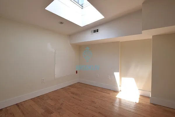 Rented by null | media 18