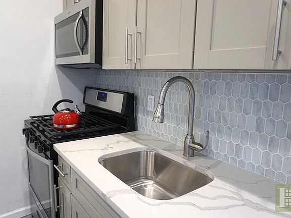 2nd image of 260 Saratoga Ave #2