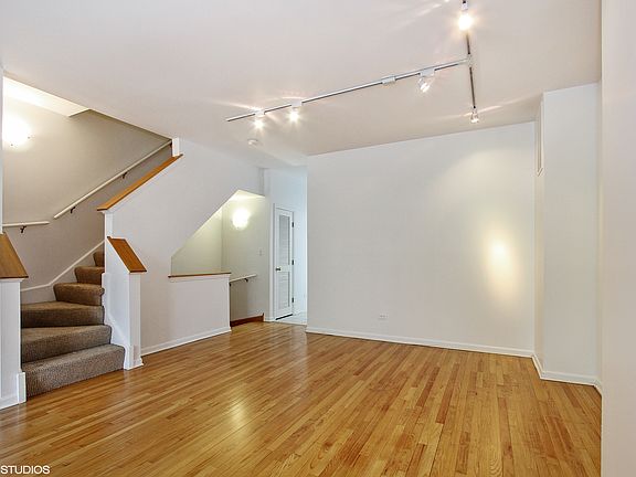 4th image of 4946 S Cornell Ave #A-3