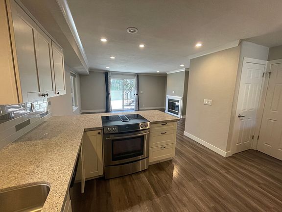 4th image of 852 Edgehill Dr