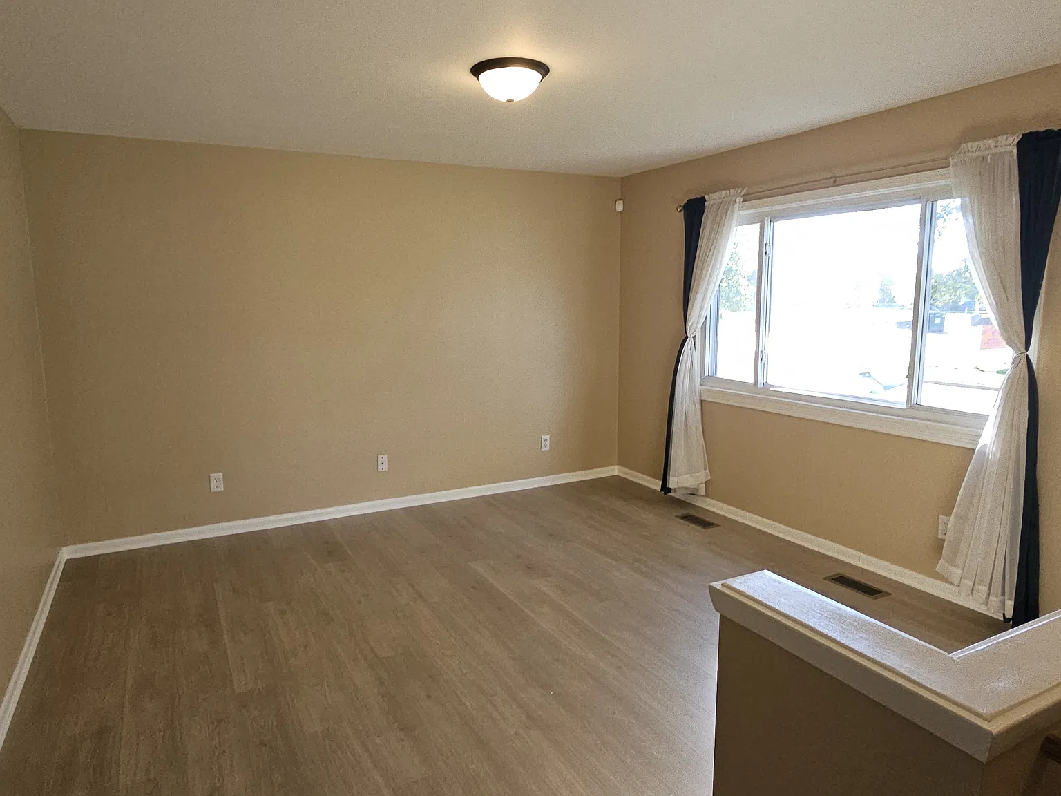 4 bed, 1868 sqft, $2,300 — Photo 4