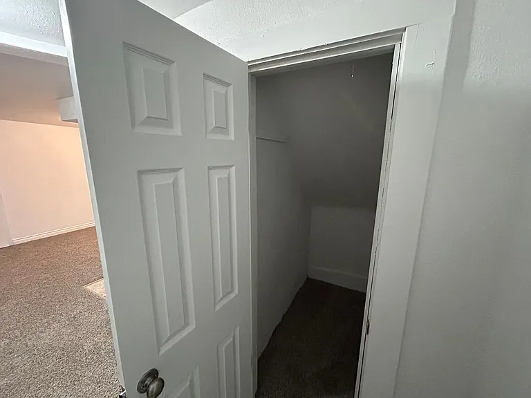 1424 West 10th Apartments — Photo 12