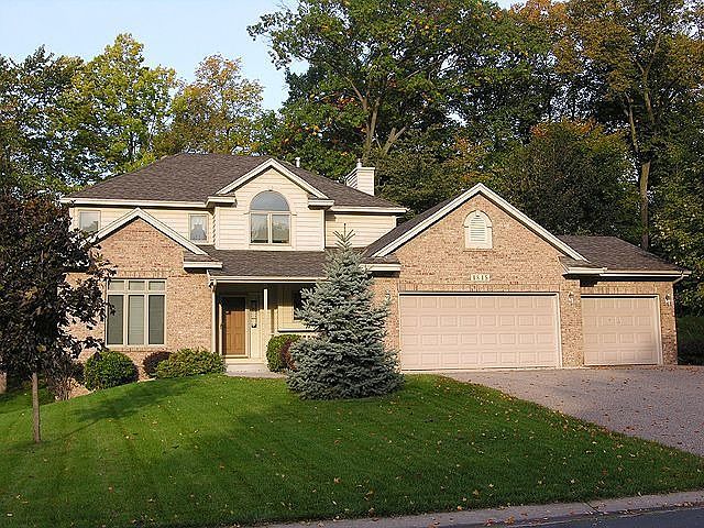 Executive 2 story in prime neighborhood