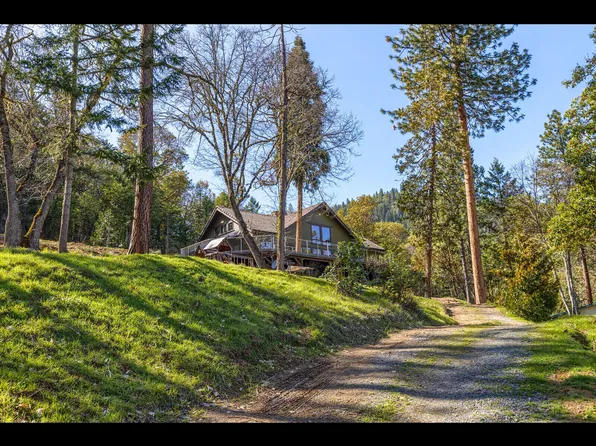 1801 Wagon Trail Dr, Jacksonville, OR 97530