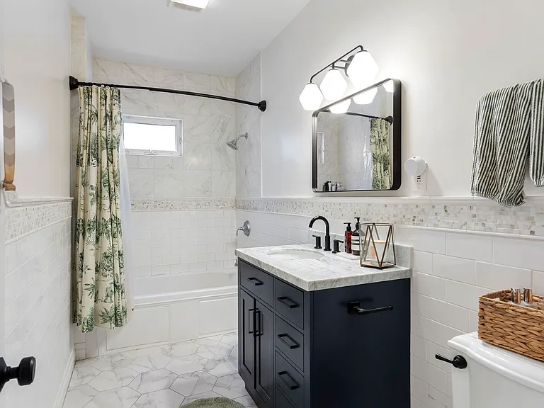 39 Mellen St #A — Photo 6