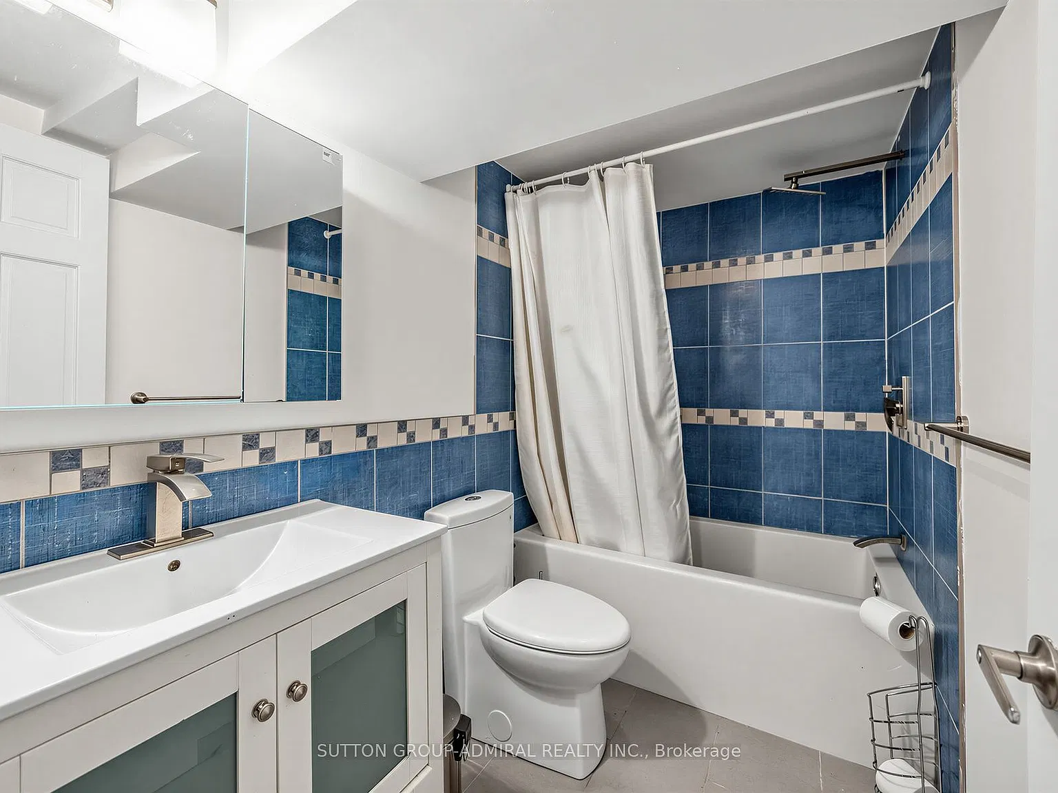 2 bed, $2,400 — Photo 4