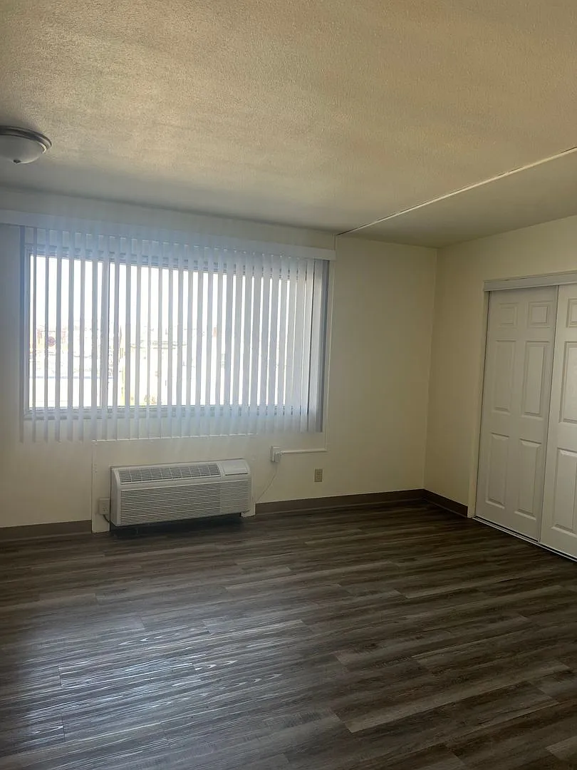 326 South 7th Street — Photo 3