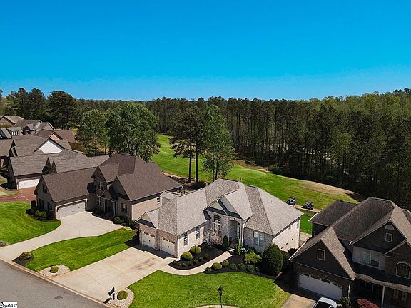 2nd image of 112 Bay Tree Ct