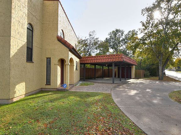 4th image of 1102 Holleman Dr