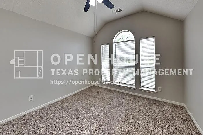 906 Carnegie Ct — Photo 13