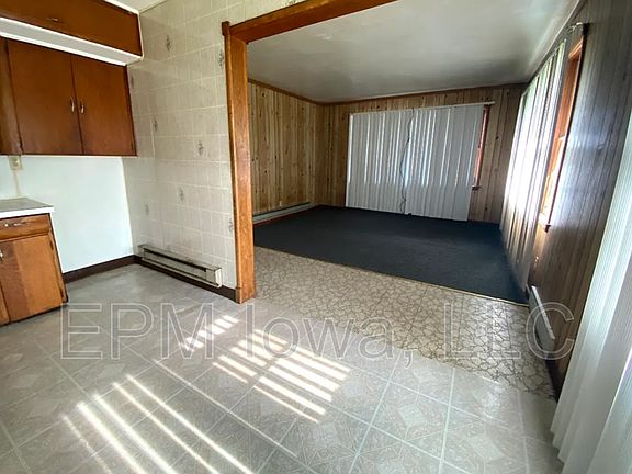 2nd image of 2836 Independence Ave #2