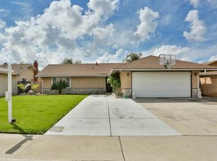 925 W Del Rancho Ct, Ontario, CA 91762