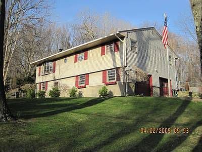 1st image of 740 Jackson Ave