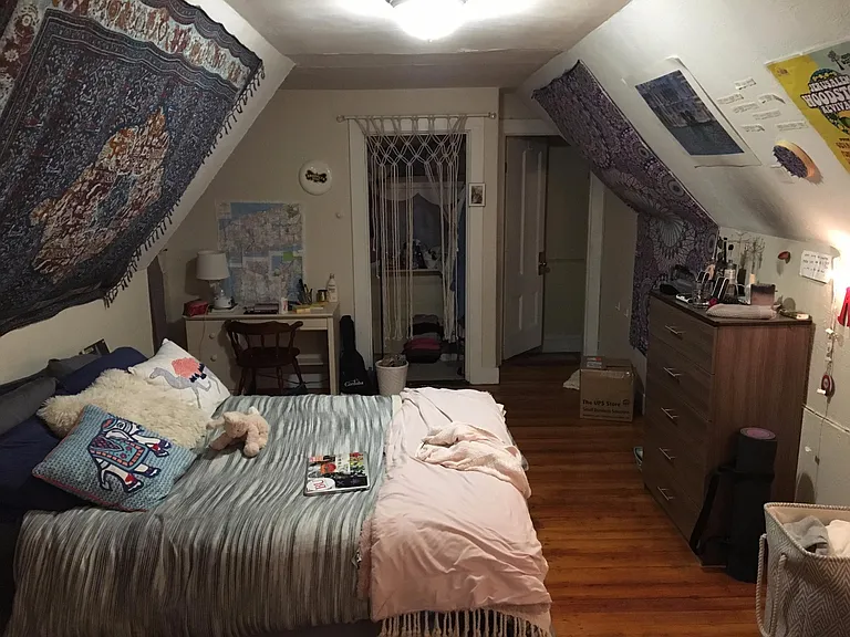 76 Linden St — Photo 7