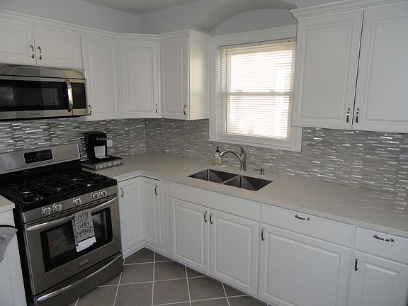2nd image of 6118 W Lawrence Ave