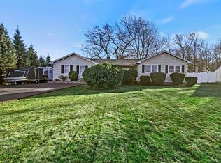 725 Burncoat St, Worcester, MA 01606