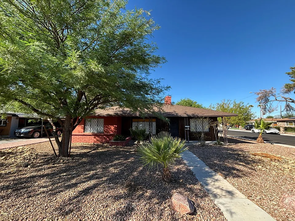 821 Griffith Ave