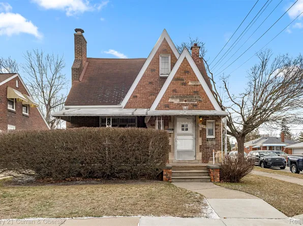 7502 Coolidge Ave, Center Line, MI 48015