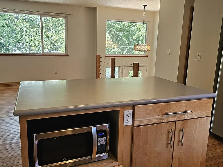 3016 SW Carolina St — Photo 12