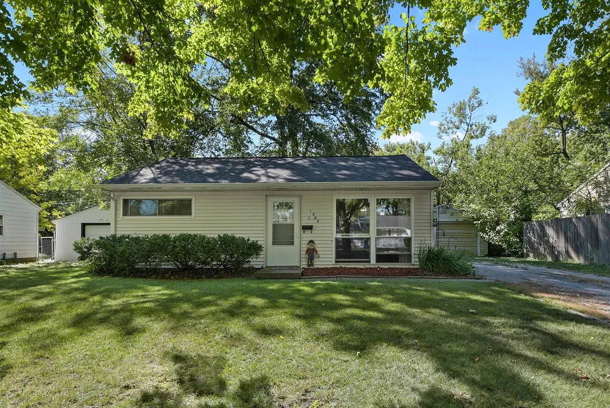1305 Briarcliff Dr photo 1