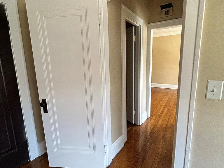 Highland Manor Apartments — Photo 10
