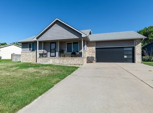 2308 E Spring Hill Dr, Goddard, KS 67052