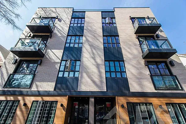 Rented by EXR | media 15