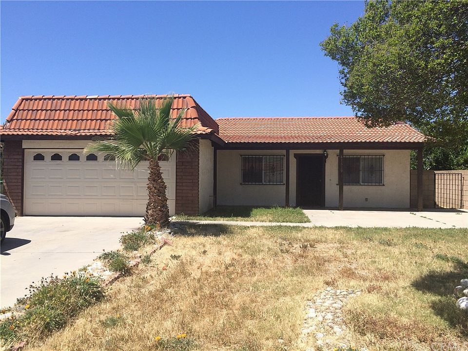 1st image of 41619 Royal Palm Dr