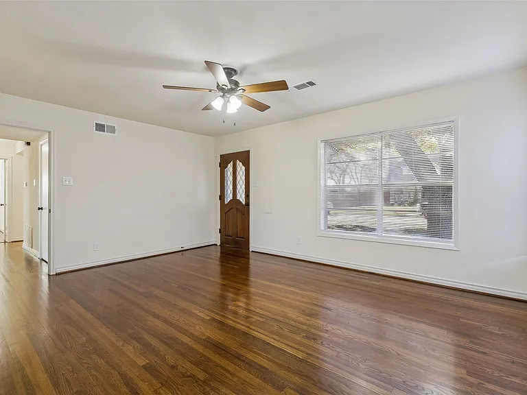 6341 Sudbury Dr — Photo 14