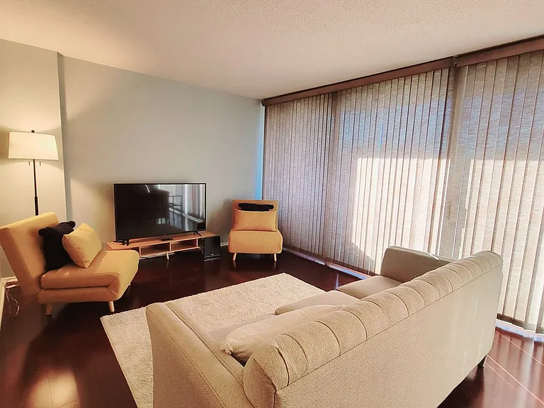 700 E 9th St #4J — Photo 7