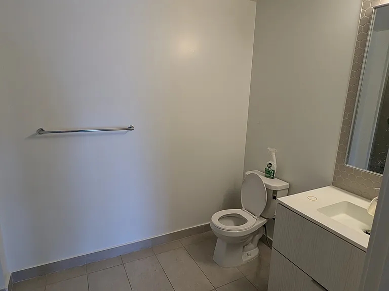 2520 Eglinton Ave W — Photo 10