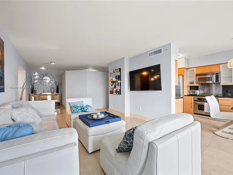 6365 Collins Ave #4106 — Photo 2