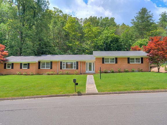 2nd image of 184 Fairway Dr