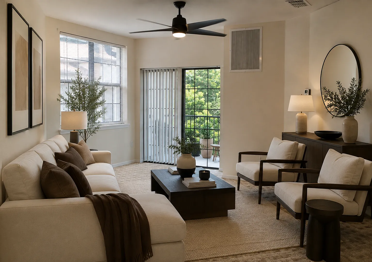 Beautiful Court Yard View 2/1 Condo at The Registry close to Downtown and International Airpot ! — Photo 3