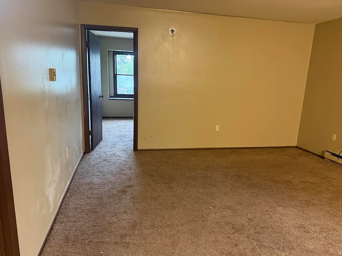 612 W Highland Ave — Photo 4