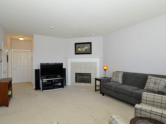 2nd image of 695 W Dekora St