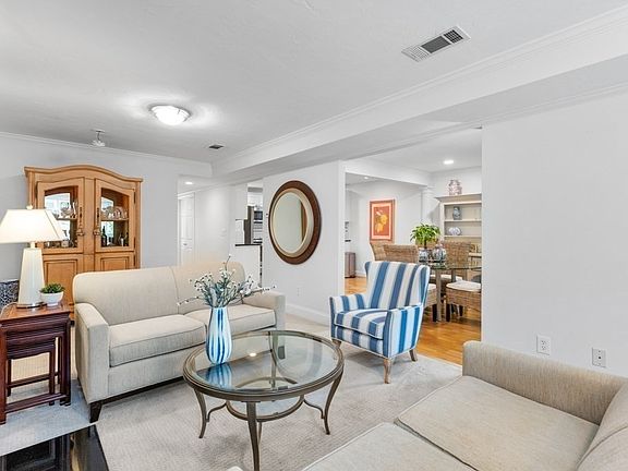 3rd image of 84 Walpole St APT 1C