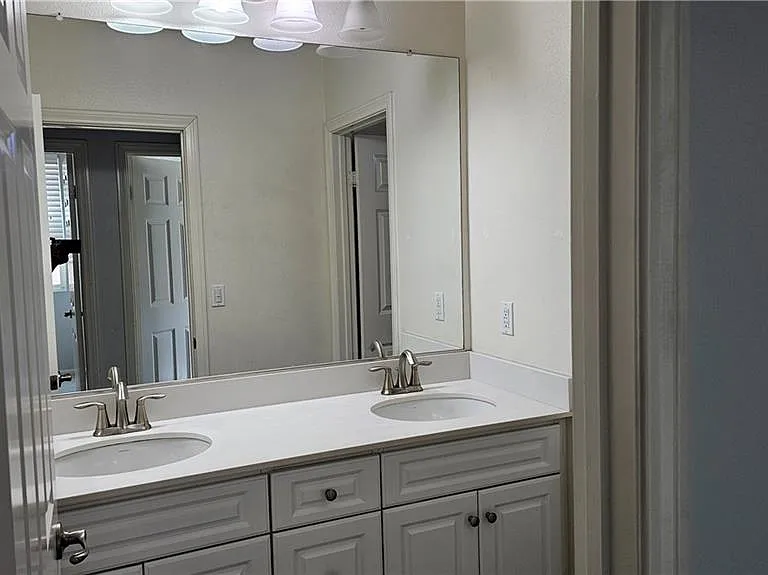 526 Seine River Way — Photo 8