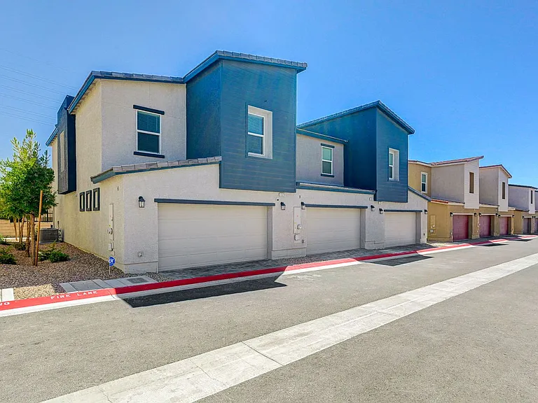 6928 Honor Hill St — Photo 3