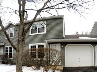 418 Normandie Ln, Round Lake Beach, IL