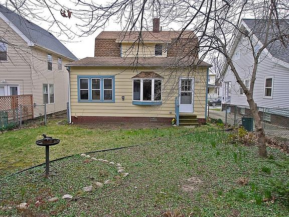 4th image of 17625 Cannon Ave