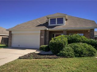 9329 Rhoni Ct, Fort Worth, TX 76140
